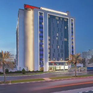 Hotel Hampton By Hilton Airport