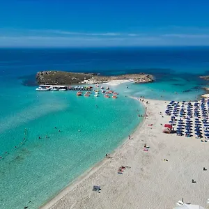 Vassos Nissi & Ξενοδοχείο Αγία Νάπα